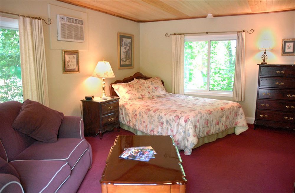 Sherwood Court Cottages & Guest Rooms Eureka Springs Exterior foto